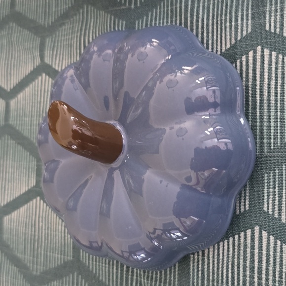 GLOBAL DESIGN CERAMIC TWO PIECE BLUE PUMPKIN DISH - Picture 4 of 11